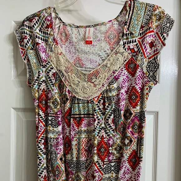 No Boundaries Junior's Southwest Print Blouse, Size L - Picture 1 of 4
